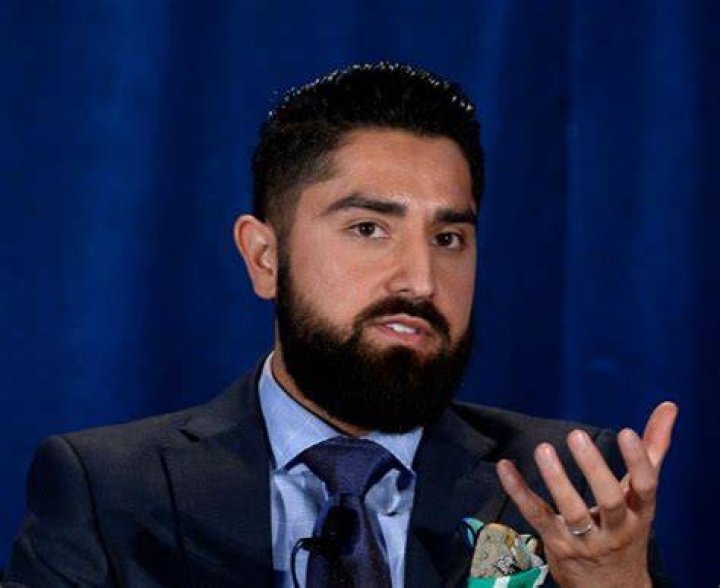 Roh Habibi Net Worth