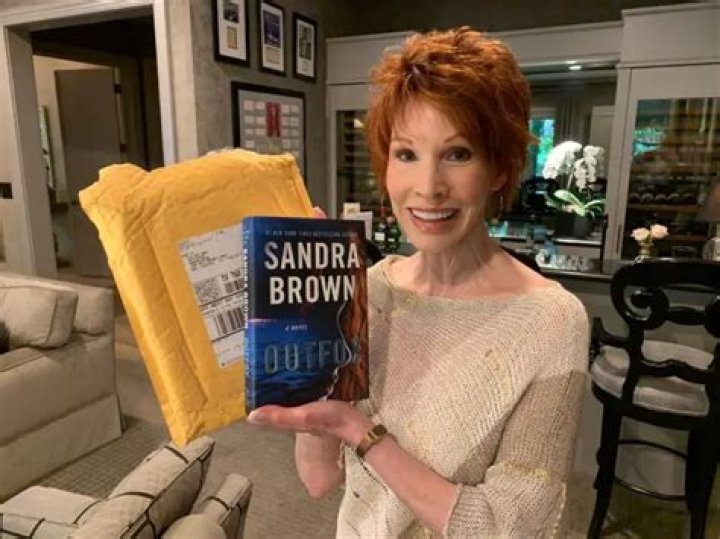 Sandra Brown Net Worth