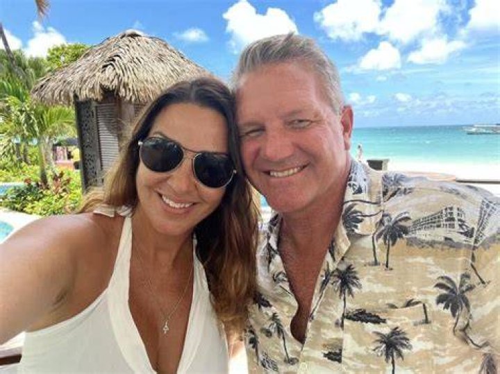 Sara Carter Net Worth