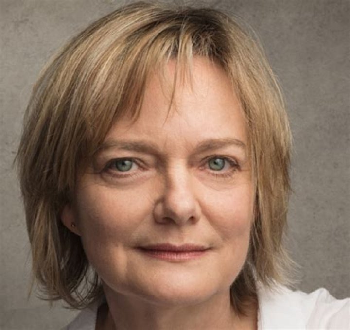 Sarah Woodward Net Worth