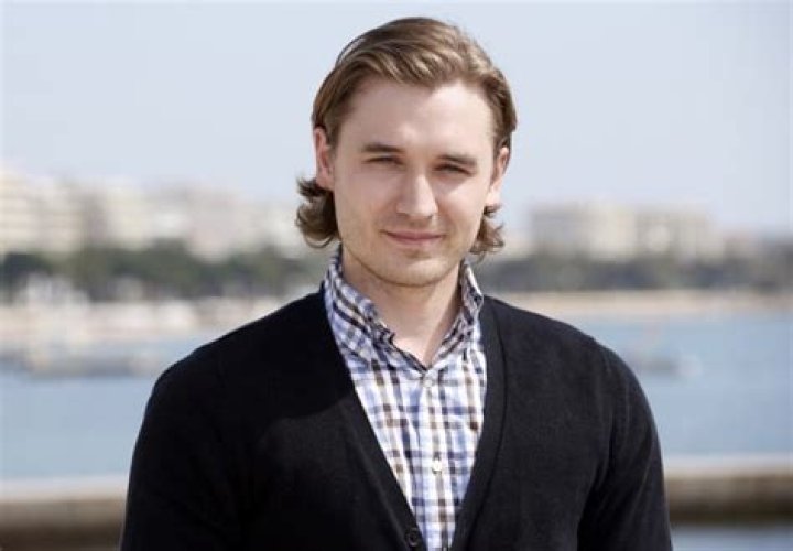 Seth Numrich Net Worth