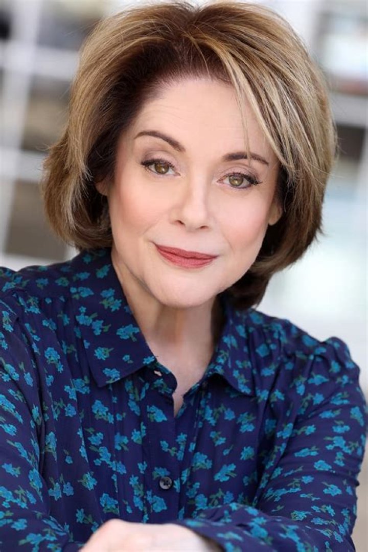 Shelly Batt Net Worth