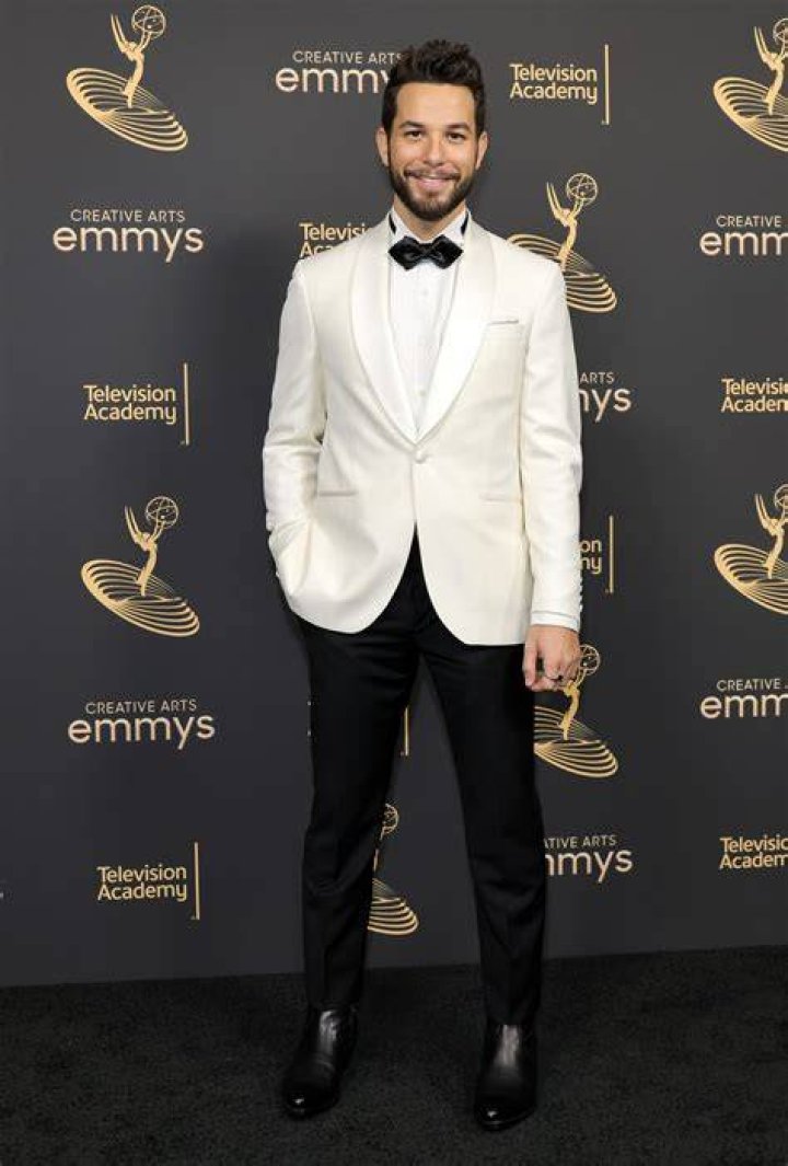 Skylar Astin Net Worth