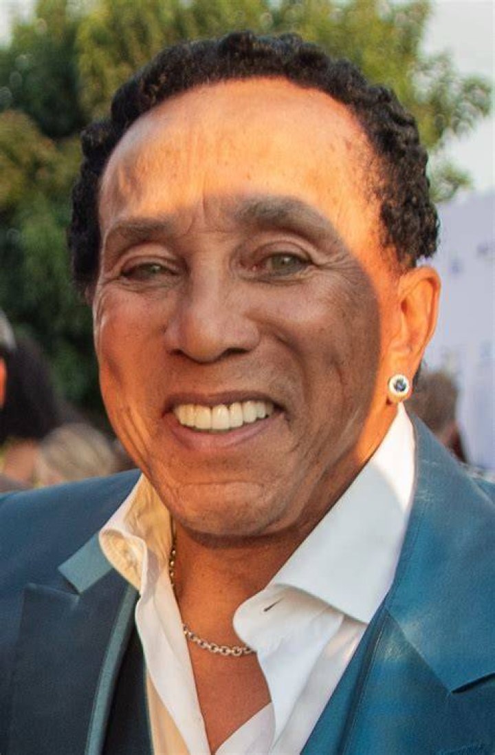 Smokey Fabares Net Worth