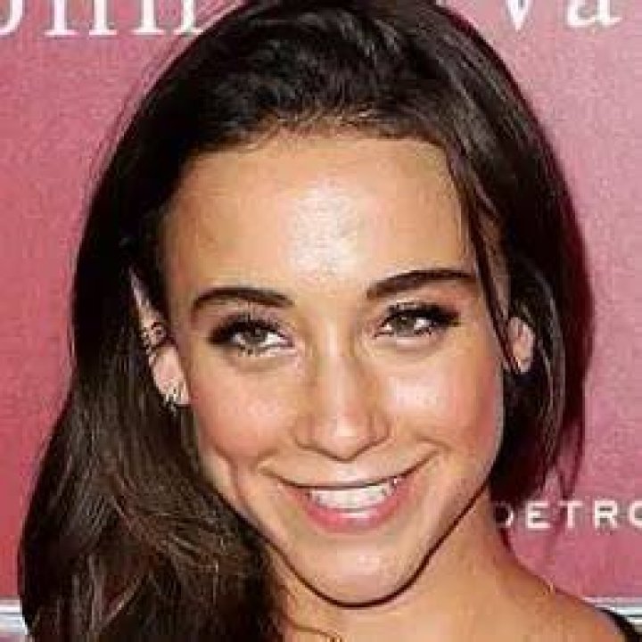 Stella Maeve Net Worth