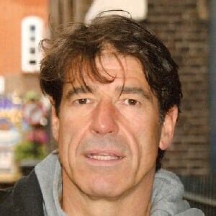 Steven Hartley Net Worth