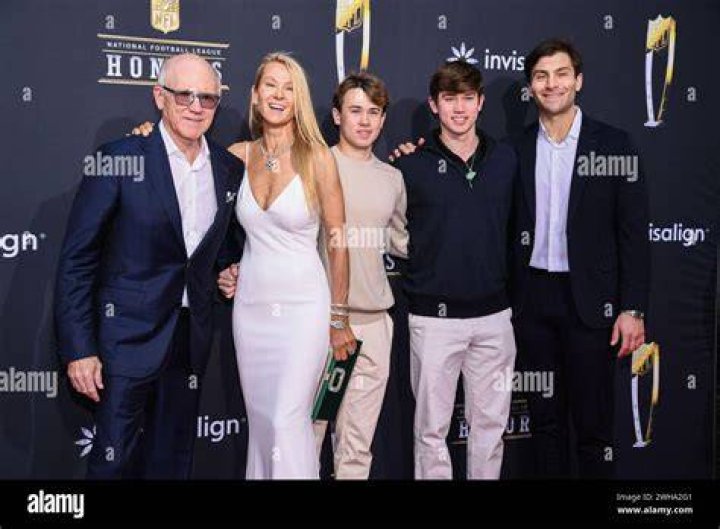 Suzanne Ircha Net Worth