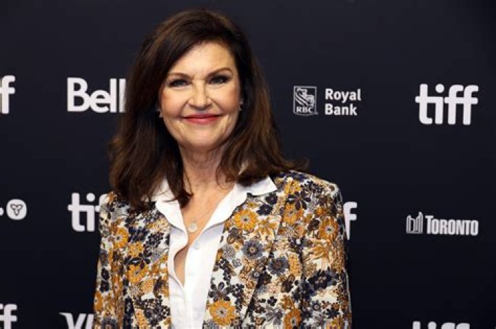 Wendy Crewson Net Worth