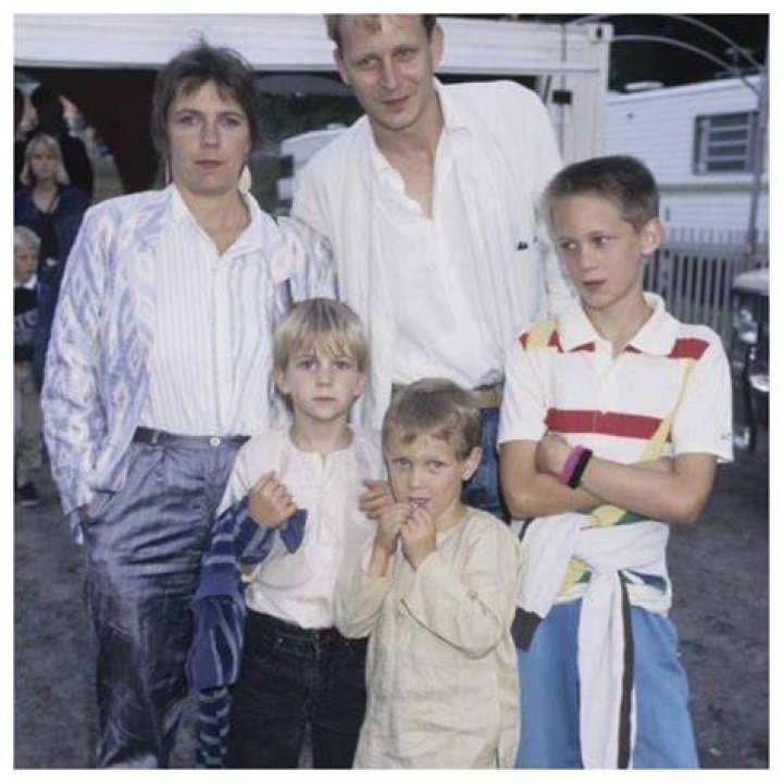 What is Eija Skarsgard’s Net Worth? Swedish model’s Wiki: Siblings, Husband, Family, Bio