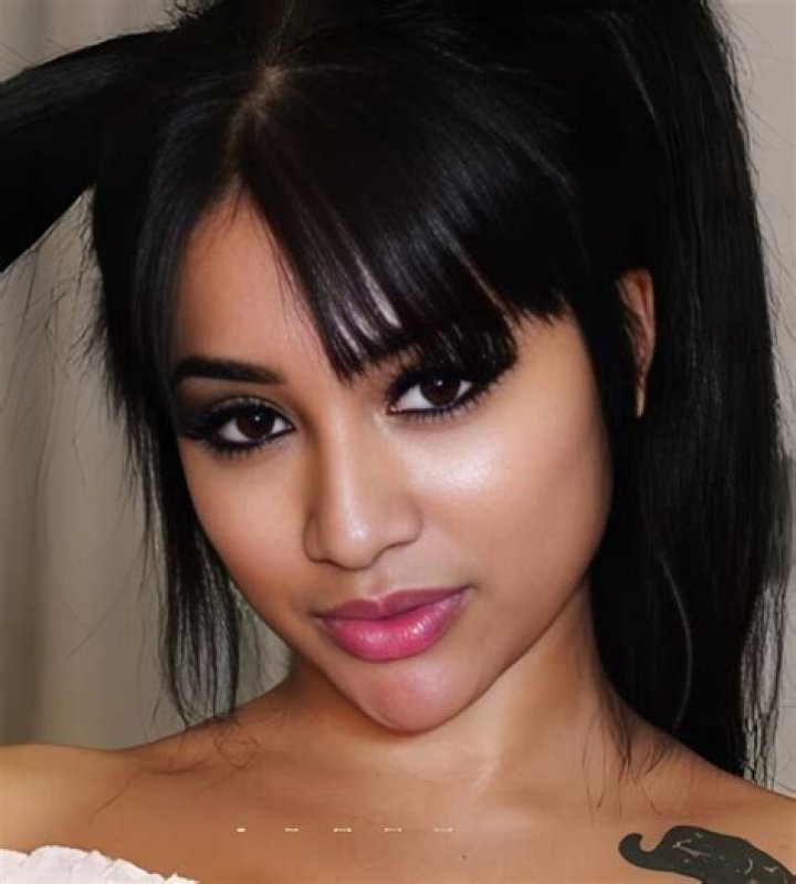 Yasmin Khan Net Worth